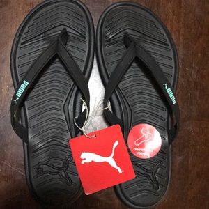 Never worn puma sandals size 6